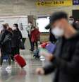 Pessoas usam máscaras de proteção em estação ferroviária em Roma
02/12/2020 REUTERS/Guglielmo Mangiapane  Foto: Reuters
