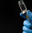 Na medicina, há uma importante diferença entre 'seguro' e 'inofensivo' e também entre 'risco' e 'arriscado'  Foto: Getty Images / BBC News Brasil