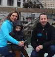 Ahmadreza Djalali, sua esposa Vida Mehran-nia e seu filho, que hoje tem oito anos e n'ao sabe que seu pai está preso há anos no Irã.  Foto: Vida Mehran-nia / BBC News Brasil