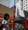 Mulher procura emprego no centro de São Paulo. REUTERS/Amanda Perobelli  Foto: Reuters