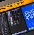 Alerta sobre Covid em painel de voos no aeroporto de Heathrow, em Londres
29/07/2020
REUTERS/Toby Melville/File Photo  Foto: Reuters
