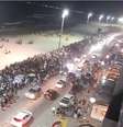 Em meio a um crescimento no número de casos e mortes por covid-19 no Brasil, grandes aglomerações foram registradas no Rio. Vários vídeos publicados em redes sociais mostraram aglomeração na orla de Cabo Frio  Foto: REPRODUÇÃO / TWITTER / Estadão Conteúdo