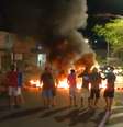 TERE1 - CIDADES - Moradores bloqueiam Av. Duque de Caxias em protesto pela falta de energia em Teresina ? Foto: Reprodu??o/TV Clube  Foto: Reprodução/TV Clube / Estadão