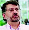 "A análise de textos na tela é diferente do papel e não dá para anotar cálculos como na área das questões", diz Ocimar Munhoz Alavarse, professor da Faculdade de Educação da USP  Foto: DIvulgação/USP / Estadão