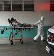 Paciente com sintomas de Covid-19 chega a hospital em Manaus (AM) 
14/01/2021
REUTERS/Bruno Kelly  Foto: Reuters