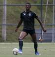 O zagueiro Kanu pode estar de saída do Botafogo para o Cruz Azul (Foto: Divulgação/Vítor Silva)  Foto: Gazeta Esportiva