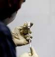 Médico com dose da Covaxin em Ahmedabad, na Índia
26/11/2020
REUTERS/Amit Dave  Foto: Reuters