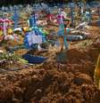 Atraso nas notificações, festas de final de ano, mutações no vírus e comportamento das pessoas são fatores que apontam para o recrudescimento da pandemia no país  Foto: Reuters / BBC News Brasil