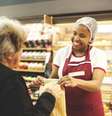 O seu sorriso, o seu olhar e a vibração da sua voz podem alterar o dia de uma pessoa  Foto: Giselleflissak / iStock
