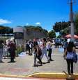 Candidatos chegam ao campus da Pontifícia Universidade Católica de Minas Gerais (PUC- Minas), no bairro Coração Eucarístico, em Belo Horizonte, no final da manhã deste domingo (24), antes do segundo dia de prova do Exame Nacional do Ensino Médio (Enem).  Foto: Alex de Jesus / Estadão Conteúdo