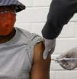 África do Sul tem participado de testes em humanos para várias vacinas potenciais para covid-19  Foto: Reuters / BBC News Brasil