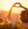 O amor é uma energia essencial para a nossa experiência na Terra  Foto: PeopleImages / iStock