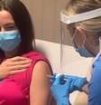 A médica. Claire Cole, do sistema púlico de saúde do Reino Unido, foi voluntária no ensaio de Fase 3 da vacina da Janssen, empresa da Johnson & Johnson  Foto: PA Wire / BBC News Brasil