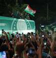 Torcida do Palmeiras recebe a delegação após o título da Libertadores  Foto: Amanda Perobelli / Reuters