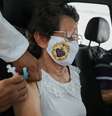 Mulher recebe dose da vacina AstraZeneca/Oxford contra Covid-19 em Manaus
29/01/2021
REUTERS/Bruno Kelly  Foto: Reuters