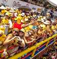 Cancelamento afeta a vida de músicos, costureiras, ambulantes e de empresas de eventos  Foto: Divulgação / BBC News Brasil