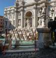 Movimentação na Fontana di Trevi, que foi fechada para evitar aglomerações no centro de Roma  Foto: ANSA / Ansa - Brasil