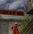 Trabalhador em plataforma da Petrobras
REUTERS/Pilar Olivares  Foto: Reuters