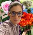 A dama das flores: Renata Vasconcellos gosta de espalhar o colorido da natureza em casa  Foto: Fotomontagem: Blog Sala de TV 