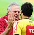 Abel Braga reclama com a arbitragem   Foto: Ricardo Rimoli/UAI Foto / Estadão