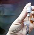 A maioria das vacinas precisa ser administrada em dose dupla  Foto: Getty Images / BBC News Brasil