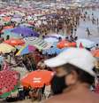 Banhistas durante pandemia de Covid-19 em praia do Rio de Janeiro
16/02/2021 REUTERS/Ricardo Moraes  Foto: Reuters