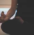 mulher-meditação  Foto: JD Mason, Unsplash / Personare