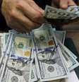 Dólar tem forte queda ante real de olho em PEC Emergencial
20/03/2019
REUTERS/Mohamed Abd El Ghany  Foto: Reuters