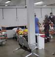 Pacientes acometidos pela Covid-19 em área improvisada em hospital em Brasília. 08/03/2021. REUTERS/Ueslei Marcelino. 

  Foto: Reuters
