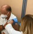 Macedo postou o vídeo da aplicação da dose no braço esquerdo em suas redes socias   Foto: Instagram/Edir Macedo / Estadão