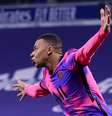 Na volta de Neymar, Mbappé faz 2 contra Lyon e coloca PSG na liderança do Francês  Foto: Reuters