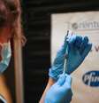 Profissional de saúde prepara dose da vacina Pfizer-BioNTech em Lancashire, Reino Unido
29/01/2021
REUTERS/Molly Darlington  Foto: Reuters