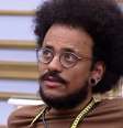 João foi às lágrimas ao se sentir discriminado por comentário sobre o cabelo black power  Foto: Reprodução