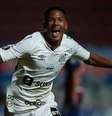 Ângelo comemora o terceiro gol do Santos diante do San Lorenzo (Foto: AFP)  Foto: LANCE!