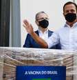 O secretário estadual de Saúde, Jean Gorinchteyn (e), o governador de São Paulo, João Doria (PSDB), participam da entrega de mais 1 milhão de doses da vacina CoronaVac para o Ministério da Saúde  Foto: Vinicius Nunes/Agência F8 / Estadão Conteúdo