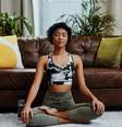 Alguns hábitos são importantes para a prática da meditação e ajudam a meditar melhor  Foto: Delmaine Donson / iStock