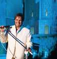 Considerado por muitos o rei da música popular brasileira, Roberto Carlos é tema de tributos em discos, livros e filmes.  Foto: Claudia Schembri/Divulgação / BBC News Brasil