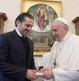 Papa Francisco recebeu Hariri no Vaticano e cobrou ajuda à população do país  Foto: EPA / Ansa - Brasil
