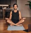 Há alguns hábitos que são valiosos para a meditação e vão lhe ajudar a tornar a prática melhor  Foto: Hirurg / iStock