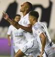 Atletas do Santos durante partida  Foto: Gazeta Esportiva