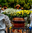 Especialistas encaram com ceticismo e preocupação as medidas anunciadas recentemente por prefeitos e governadores  Foto: Getty Images / BBC News Brasil