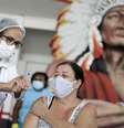 Profissional de saúde mostra seringa para paciente depois de aplicar vacina contra Covid-19 CoronaVac no Rio de Janeiro
08/04/2021 REUTERS/Ricardo Moraes  Foto: Reuters