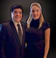 Maradona e Rocío Oliva: o namoro tumultuado, com acusações de roubo e agressões, ainda rende polêmica após a morte do ex-jogador  Foto: Fotomontagem: Blog Sala de TV
