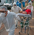 Para cientistas, a suspensão das restrições mais rígidas pode ter colaborado para reversão de queda no total diário de infectados  Foto: Getty Images / BBC News Brasil