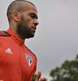 Daniel Alves treina, mas não enfrenta a Ferroviária  Foto: Reprodução/Twitter/São Paulo / Estadão Conteúdo