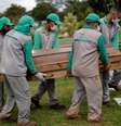 Enterro de vítima da Covid-19 em Brasília (DF) 
REUTERS/Ueslei Marcelino  Foto: Reuters