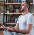 A visualização é muito importante na meditação e é uma criação que pode mudar a sua vida  Foto: Inside Creative House / iStock
