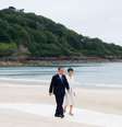Premiê japonês Suga e a esposa, Mariko Suga, chegam para o G7 em Carbis Bay, Cornualha
 11/6/2021 REUTERS/Phil Noble/Pool  Foto: Reuters