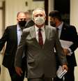 O Senador Renan Calheiros durante a CPI da Covid-19 no Senado Federal em Brasília (DF), nesta terça-feira (15), que investiga as ações e omissões dos governos federal e estaduais no combate a pandemia da covid-19  Foto: Wallace Martins / Futura Press