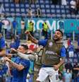 Já classificada, a seleção italiana foi ao jogo com um time misto, com vários jogadores considerados reservas  Foto: Reuters